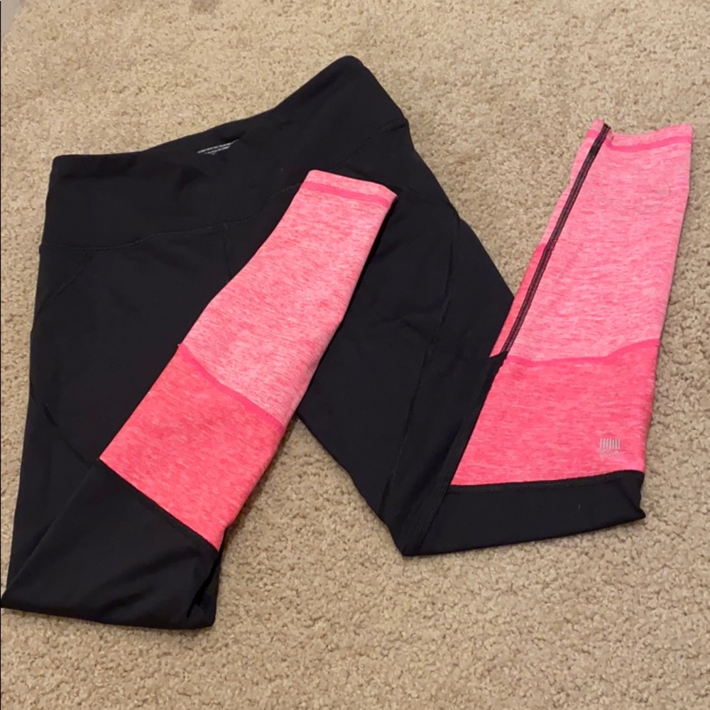 Victoria’s Secret Knockout pink workout leggings